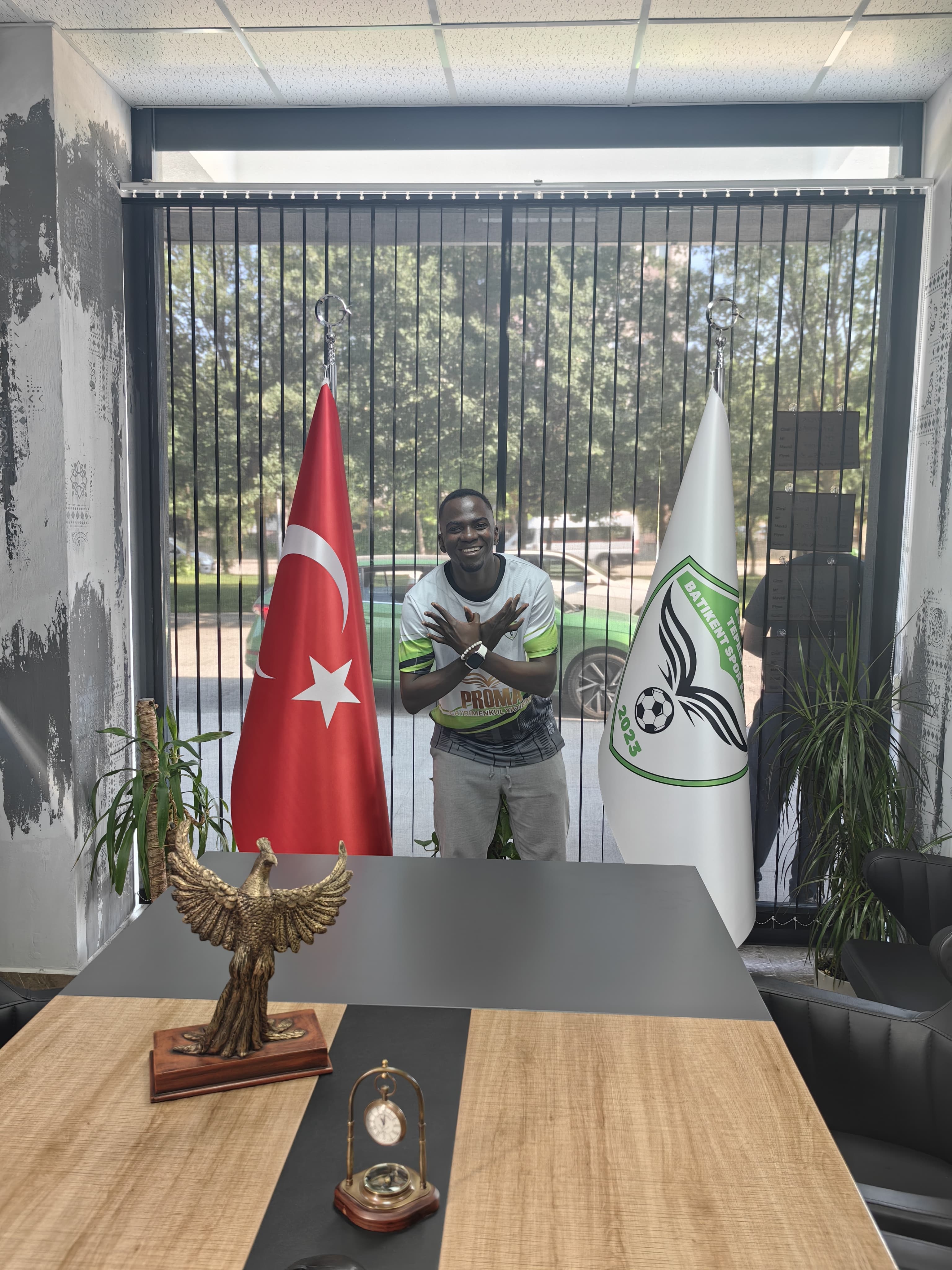 Adamou Youssouf ile Sözleşme Yenilendi